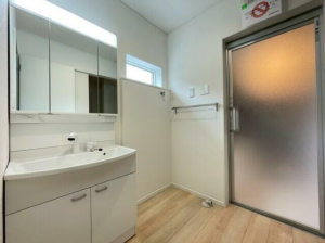 富山市犬島、新築一戸建ての洗面画像です