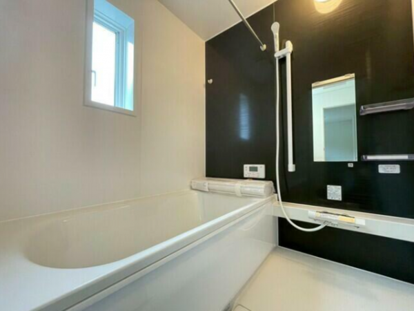 富山市犬島、新築一戸建ての風呂画像です