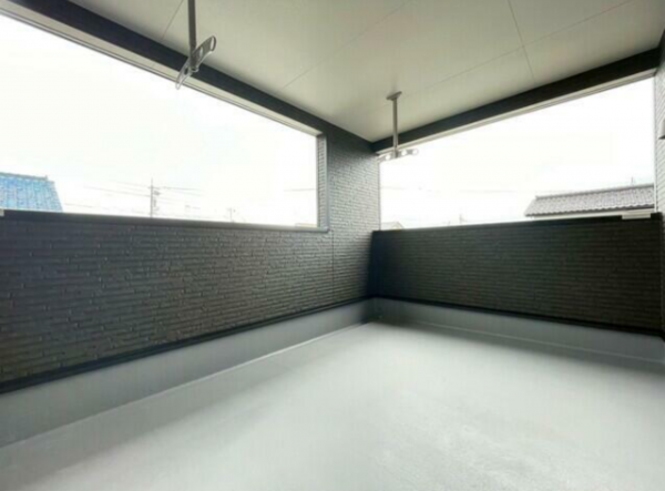 富山市犬島、新築一戸建てのバルコニー画像です