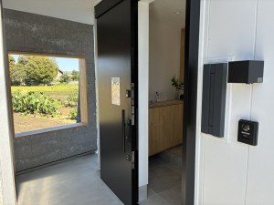 富山市藤木、新築一戸建ての玄関画像です