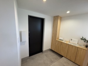 富山市藤木、新築一戸建ての玄関画像です