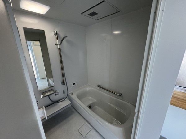 富山市藤木、新築一戸建ての風呂画像です