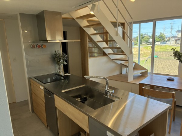 富山市藤木、新築一戸建てのキッチン画像です