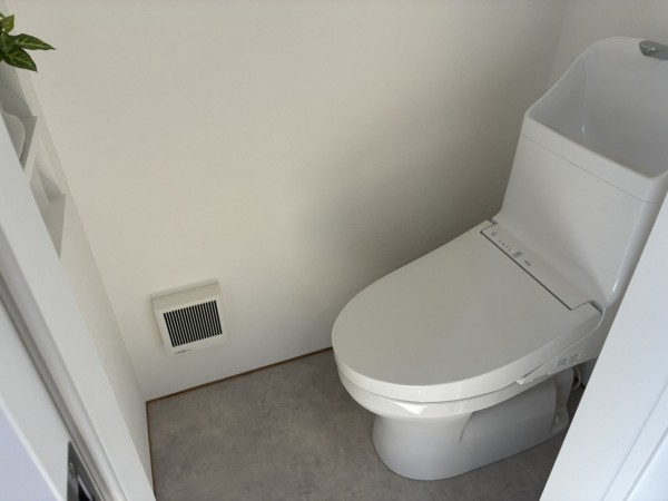 富山市藤木、新築一戸建てのトイレ画像です