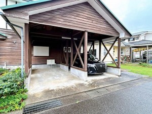 射水市東太閤山、中古一戸建ての駐車場画像です