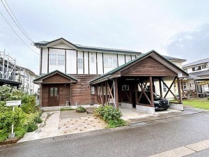 射水市東太閤山、中古一戸建ての外観画像です