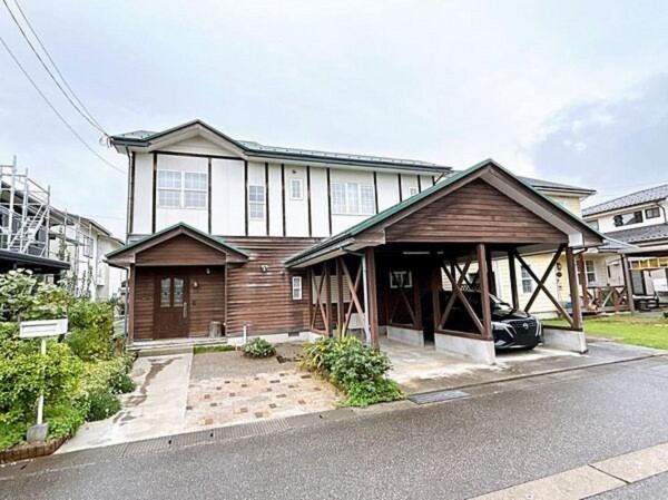 射水市東太閤山、中古一戸建ての外観画像です