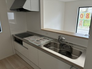 富山市中市、新築一戸建てのキッチン画像です