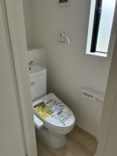 富山市中市、新築一戸建てのトイレ画像です
