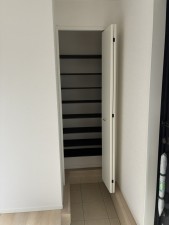 富山市中市、新築一戸建ての玄関画像です