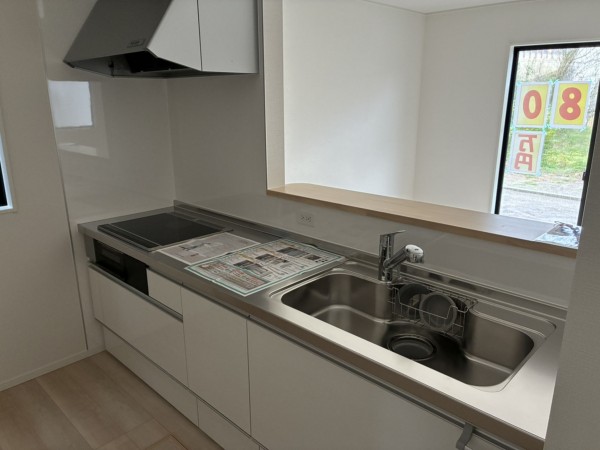 富山市中市、新築一戸建てのキッチン画像です