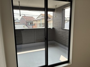 高岡市中川園町、新築一戸建てのバルコニー画像です