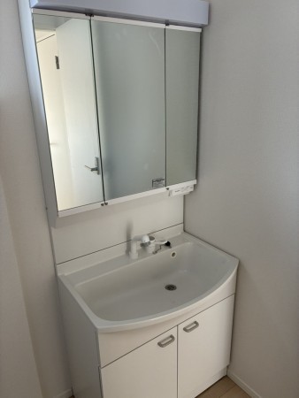 高岡市中川園町、新築一戸建ての洗面画像です