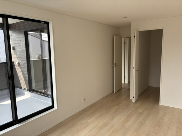 高岡市中川園町、新築一戸建ての寝室画像です