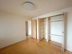 富山市新根塚町、マンションの寝室画像です