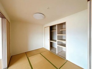 富山市新根塚町、マンションの画像です