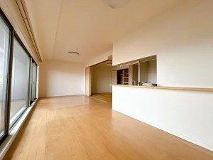 富山市新根塚町、マンションの画像です