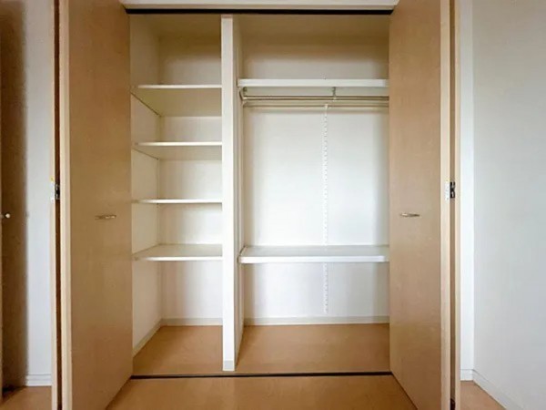 富山市新根塚町、マンションの収納画像です