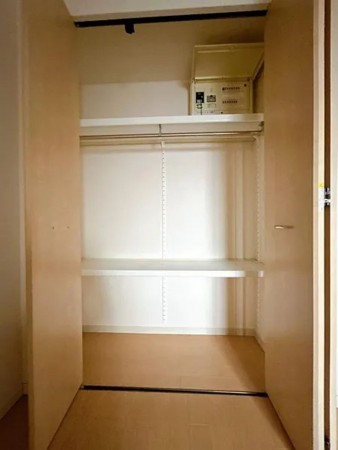 富山市新根塚町、マンションの収納画像です