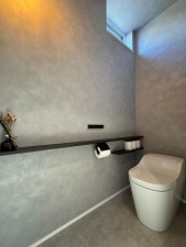 富山市中島、新築一戸建てのトイレ画像です