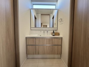 富山市大泉、新築一戸建ての洗面画像です