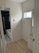 中新川郡立山町前沢新町、新築一戸建ての洗面画像です