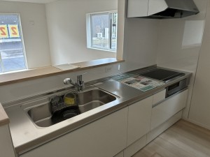 中新川郡立山町前沢新町、新築一戸建てのキッチン画像です