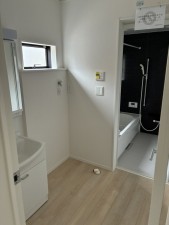 富山市婦中町笹倉、新築一戸建ての洗面画像です