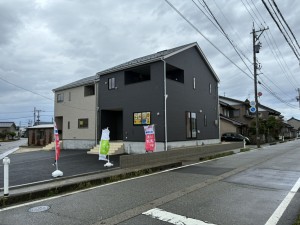 富山市婦中町笹倉、新築一戸建ての外観画像です