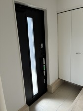 富山市婦中町笹倉、新築一戸建ての玄関画像です