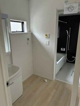 富山市婦中町笹倉、新築一戸建ての洗面画像です