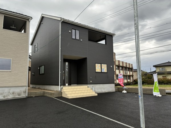 富山市婦中町笹倉、新築一戸建ての外観画像です