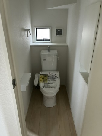 富山市婦中町笹倉、新築一戸建てのトイレ画像です