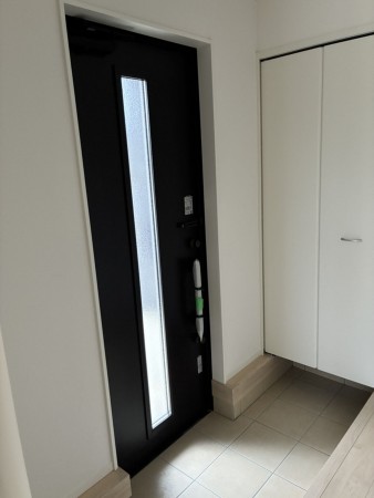 富山市婦中町笹倉、新築一戸建ての玄関画像です