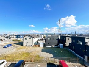 富山市窪本町、マンションの画像です