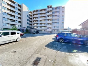 富山市窪本町、マンションの画像です