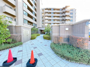 富山市窪本町、マンションの画像です