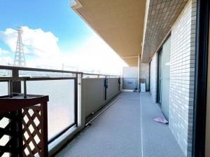 富山市窪本町、マンションのバルコニー画像です