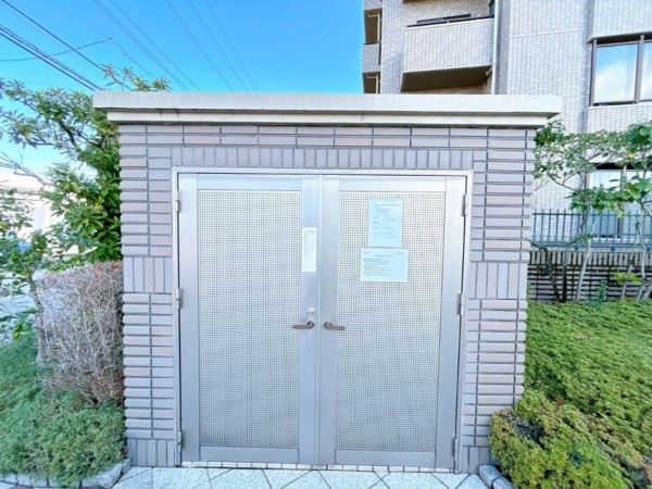 富山市窪本町、マンションの画像です