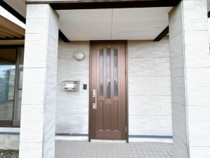 富山市八尾町深谷、中古一戸建ての玄関画像です