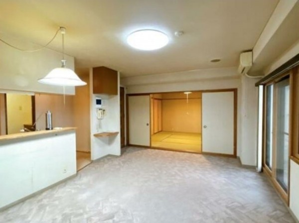 富山市堀川町、マンションの画像です