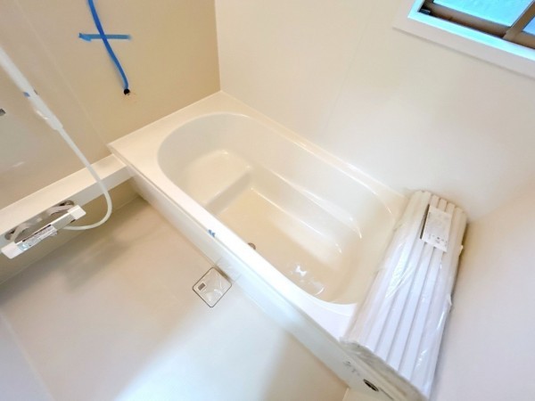 富山市鶴ケ丘町、中古一戸建ての風呂画像です