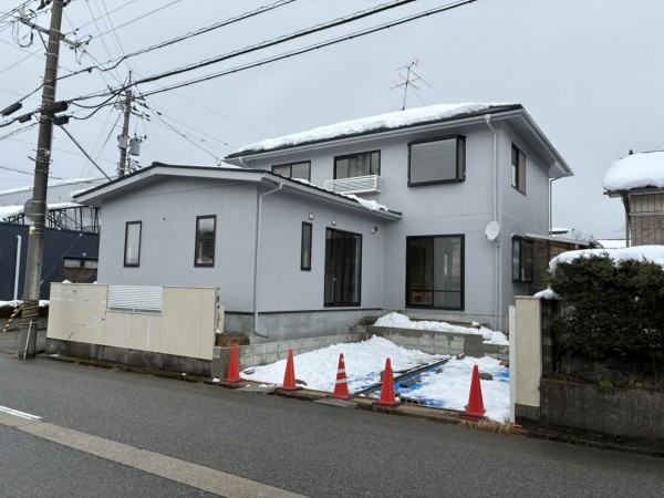 富山市赤田、中古一戸建ての外観画像です