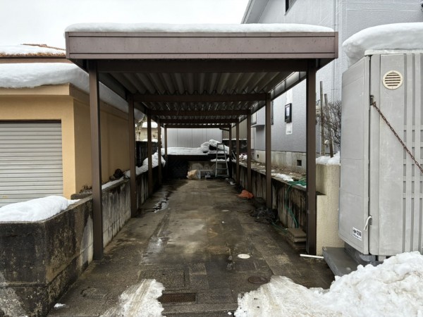 富山市赤田、中古一戸建ての駐車場画像です