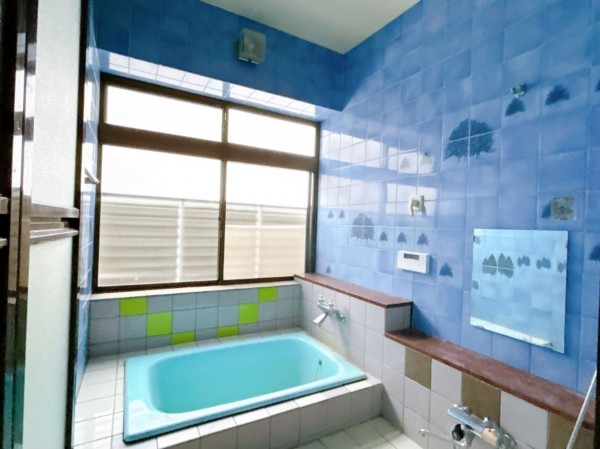 富山市下野新、中古一戸建ての風呂画像です