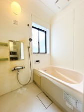 富山市呉羽町、中古一戸建ての風呂画像です