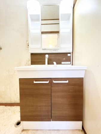 富山市呉羽町、中古一戸建ての洗面画像です