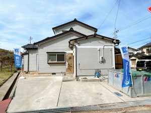 射水市緑町、中古一戸建ての外観画像です