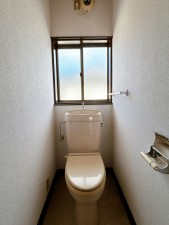 富山市月岡東緑町、中古一戸建てのトイレ画像です