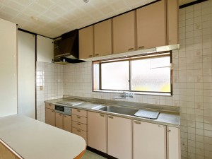 富山市月岡東緑町、中古一戸建てのキッチン画像です